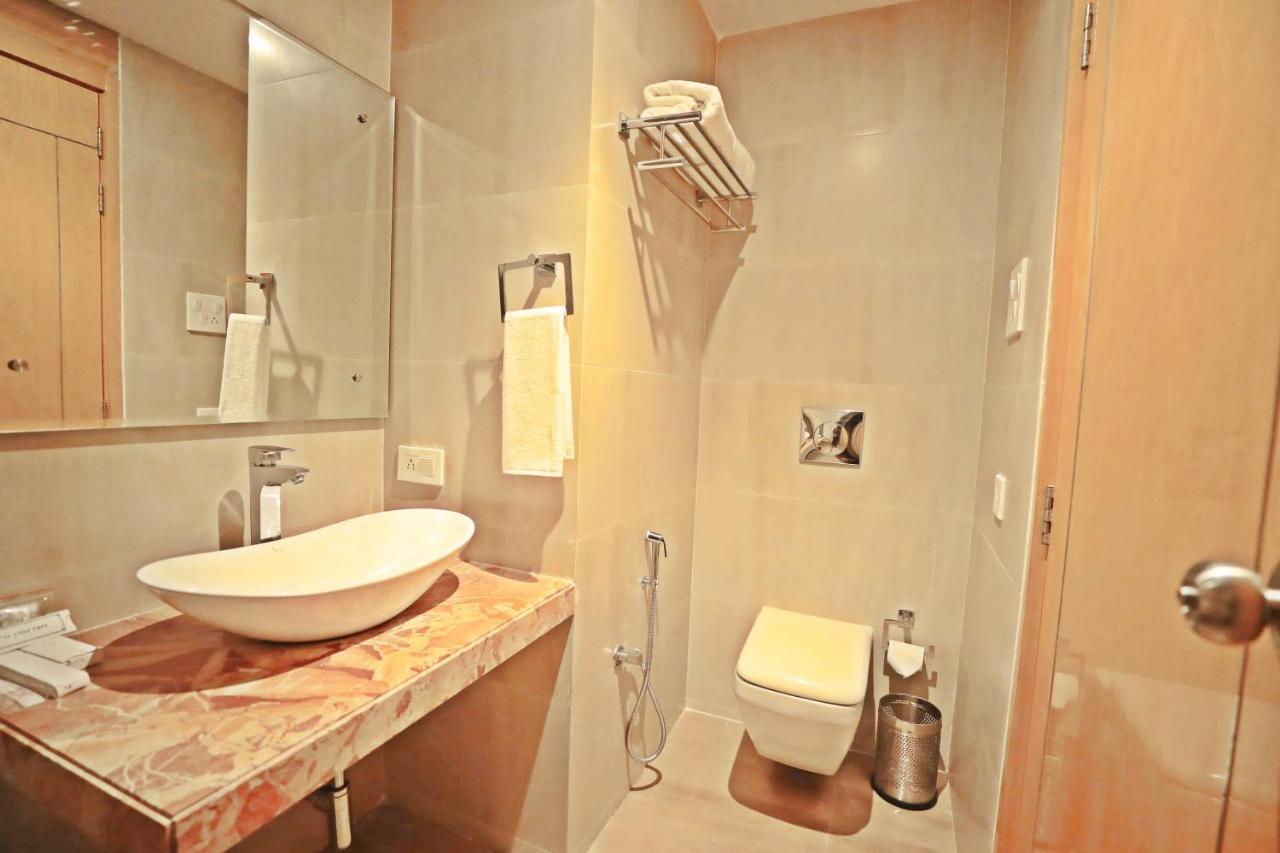 Bindiram Express By Shrigo Hotels Sitapur Muafi المظهر الخارجي الصورة