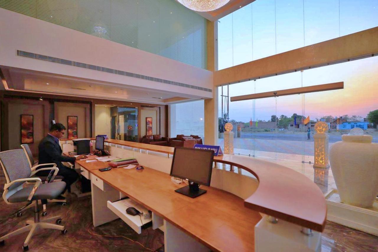 Bindiram Express By Shrigo Hotels Sitapur Muafi المظهر الخارجي الصورة