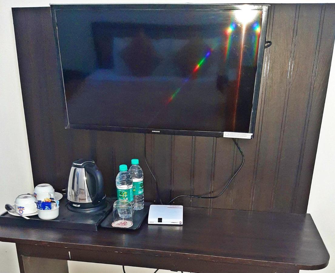 Bindiram Express By Shrigo Hotels Sitapur Muafi المظهر الخارجي الصورة