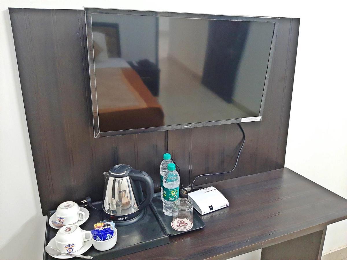 Bindiram Express By Shrigo Hotels Sitapur Muafi المظهر الخارجي الصورة