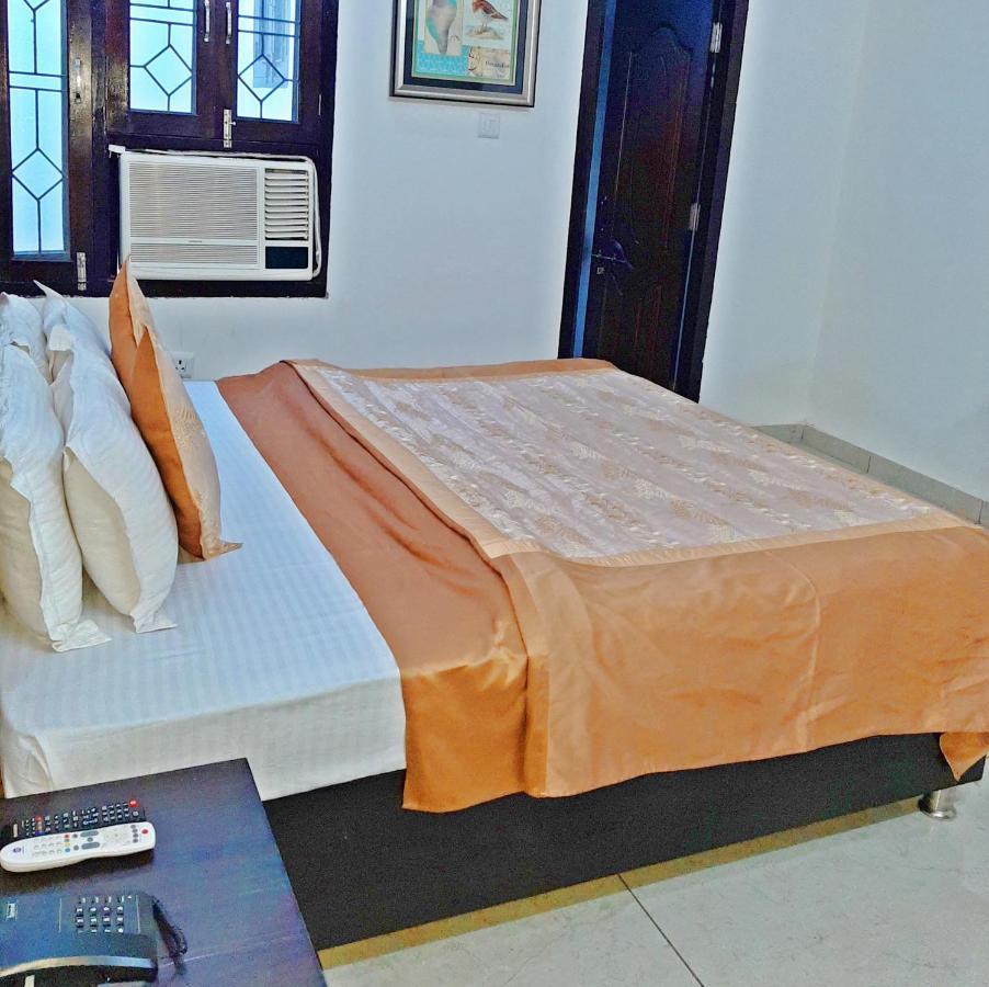 Bindiram Express By Shrigo Hotels Sitapur Muafi المظهر الخارجي الصورة