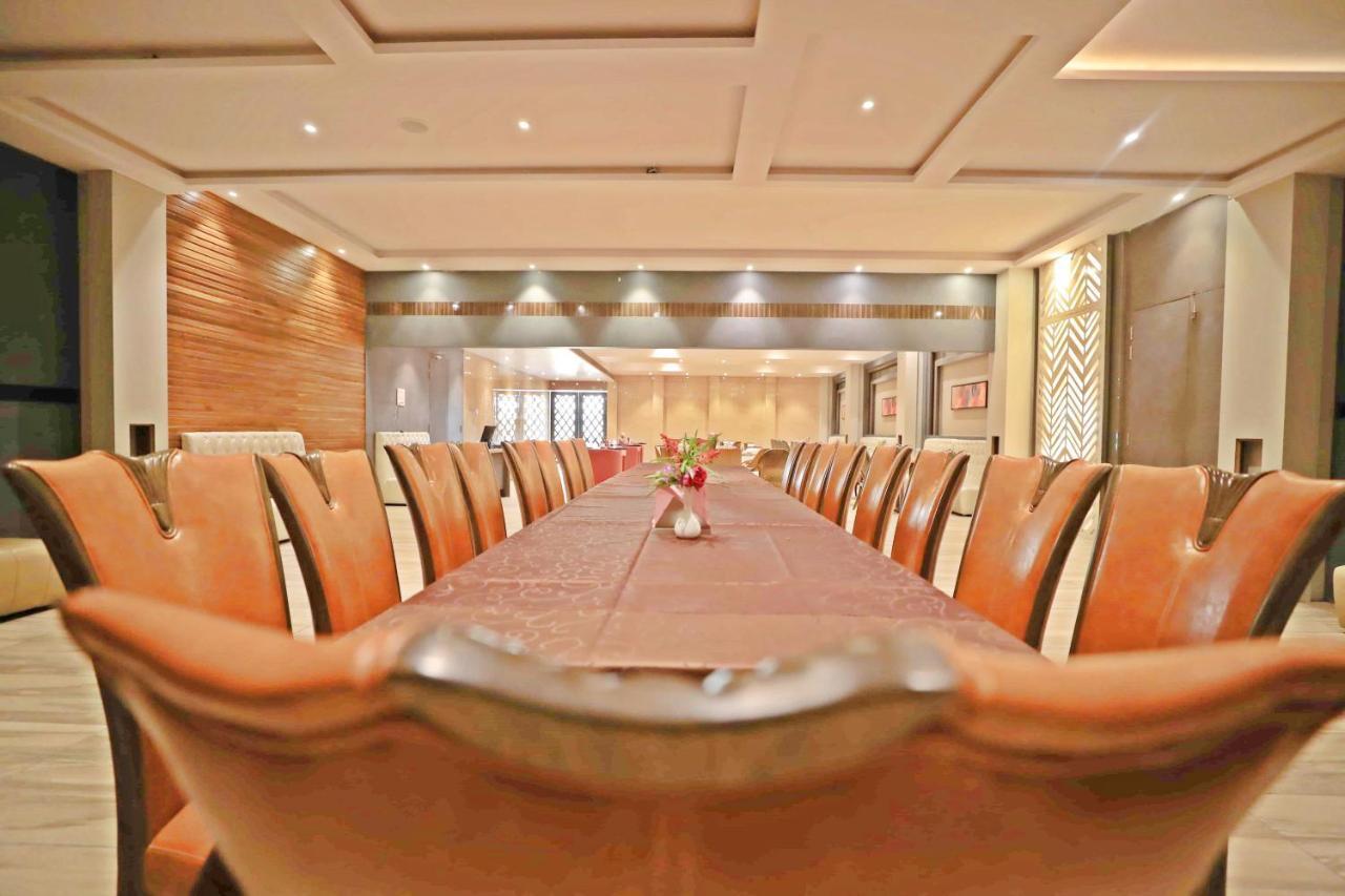 Bindiram Express By Shrigo Hotels Sitapur Muafi المظهر الخارجي الصورة